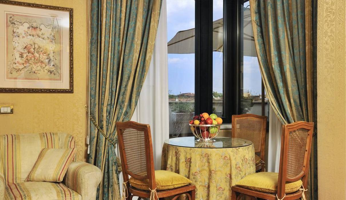 Президентские апартаменты отель Mecenate Palace Рим