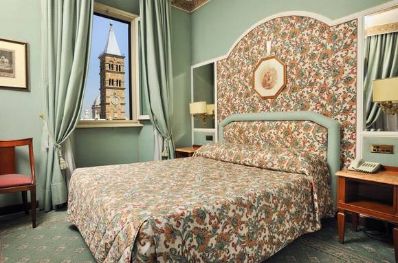 Двухместный deluxe отель Mecenate Palace Рим Двухместный deluxe отель Mecenate Palace Рим