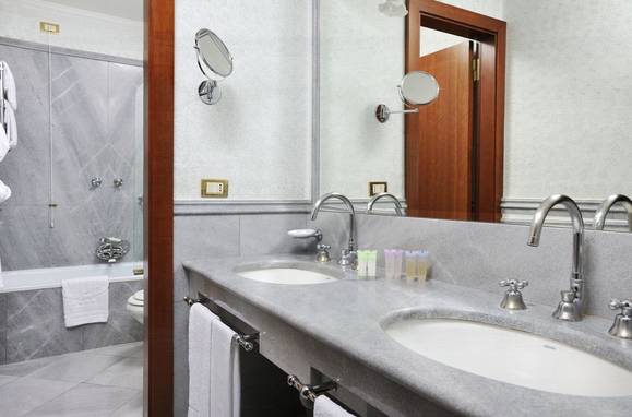 Двухместный улучшенный отель Mecenate Palace Рим Двухместный улучшенный отель Mecenate Palace Рим