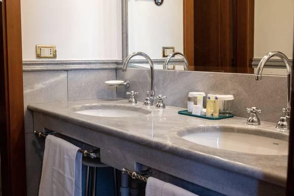 Двухместный Классический отель Mecenate Palace Рим Двухместный Классический отель Mecenate Palace Рим