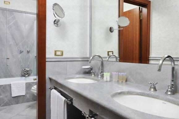 Двухместный Улучшенный отель Mecenate Palace Рим Двухместный Улучшенный отель Mecenate Palace Рим