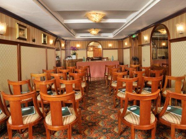Зал Liberiana отель Mecenate Palace Рим Зал Liberiana отель Mecenate Palace Рим